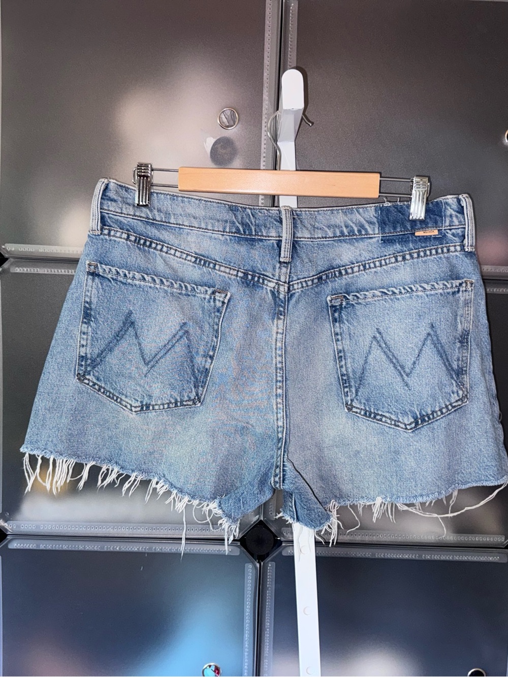 MOTHER The Skipper Short n’ Long Fray Leap At The Chance Denim Shorts Size 32 - Picture 4 of 10